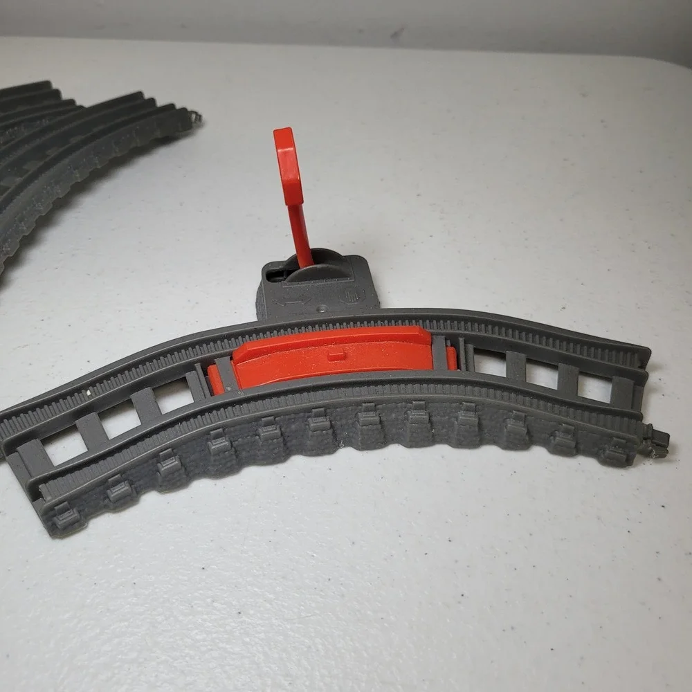 Thomas and Friends TrackMaster Replacement Curved Track with‎ Stop Switch GLK80